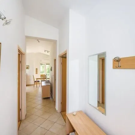 Spacious In With Garden Tatil Evi