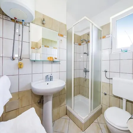 Spacious In With Garden Tatil Evi