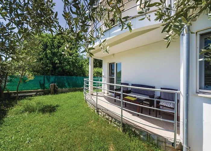 Spacious In With Garden Casa de Férias