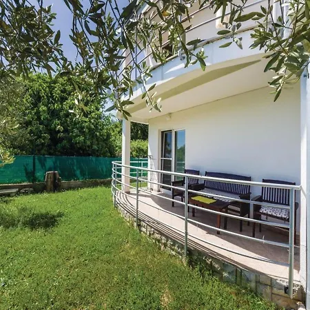 Spacious In With Garden Holiday home