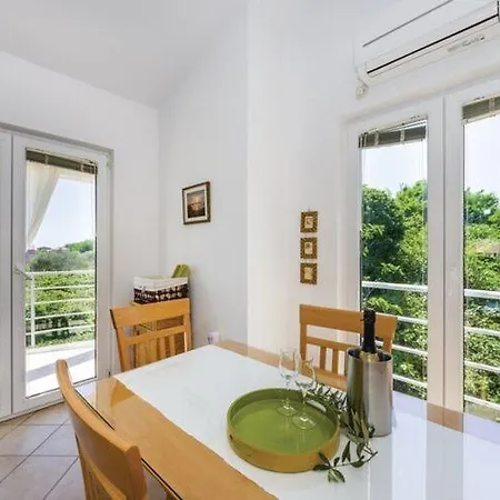 Spacious In With Garden ビビニェ