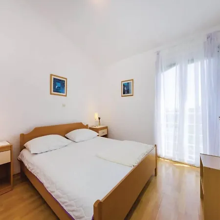 Spacious In With Garden ビビニェ