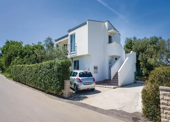 Spacious In With Garden Bibinje